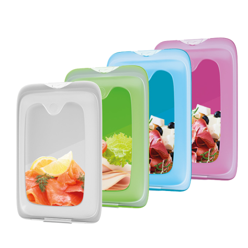 Cztery płaskie pojemniki Juypal w kolorach: biały, zielony, niebieski i różowy, ułożone jeden na drugim, każdy z pokrywką ozdobioną nadrukiem z produktami spożywczymi.