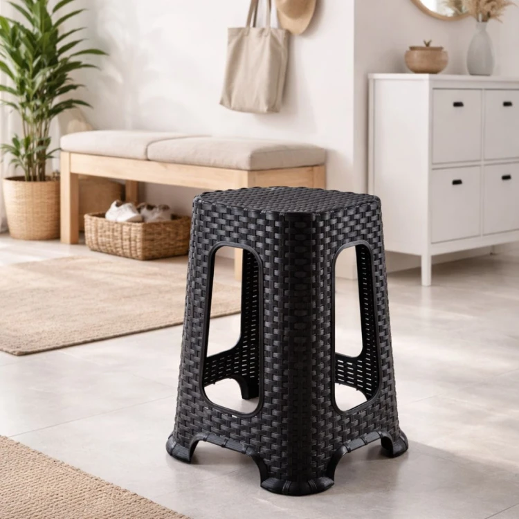 Taboret rattanowy antracytowy 47 cm – nowoczesny design
