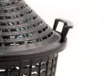 gąsior do fermentacji wina w wiklinowym koszu plastikowym