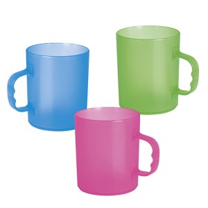 Kubek turystyczny plastikowy 0,35 l z uchwytem